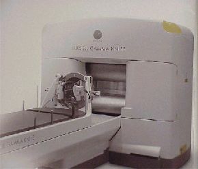 afbeelding van een MRI (Magnetic Resonance Imaging) scanner